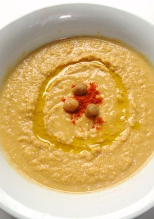 A picture of Hummus - حمّص.
