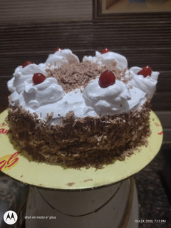 பிளாக் ஃபாரஸ்ட் கேக் (Black forest cake recipe in tamil) செய்முறை முக்கிய புகைப்படம்