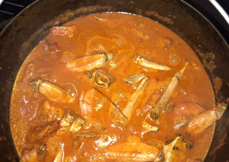 Fresh Crab &amp; Prawn Potjie