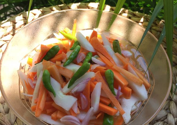 Acar timun wortel segar