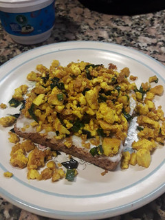 Una foto de Tofu revuelto (receta vegana)