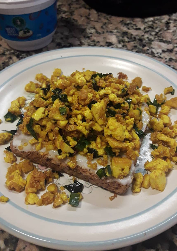 Una foto de Tofu revuelto (receta vegana)