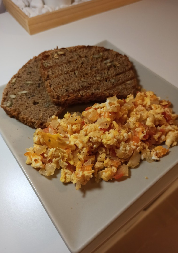 Una foto de Huevos Pericos