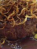 "Zwiebelrostbraten mit spätzle" (filetto di manzo con cipolla fritta e spätzle)