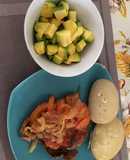 Almuerzo de Bistec de carne acompañado de aguacate y papa