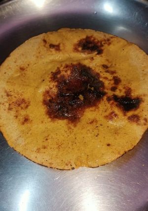 A picture of Makka ki roti.
