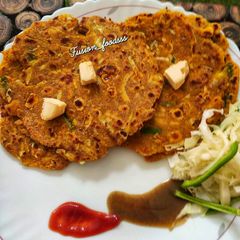 A picture of Chinese noodles paratha.