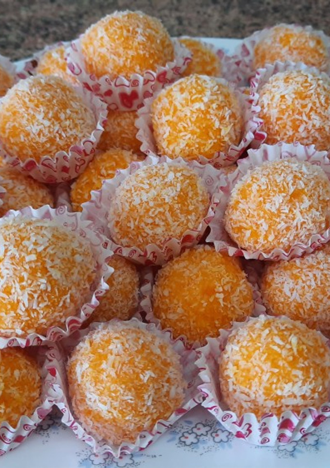 Una foto de Bolitas de zanahoria y coco rallado (dulce sin horno)