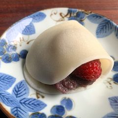 A picture of Strawberry & Azuki Mochi Rolls.