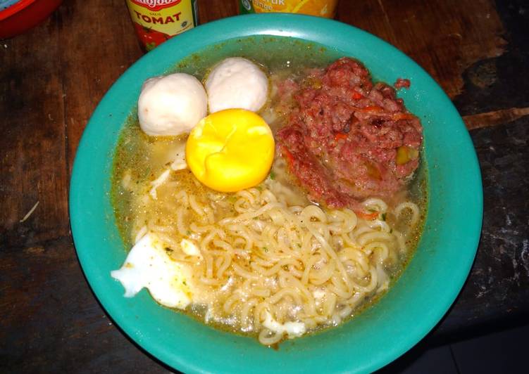 Internet (indomie, telur, kornet)