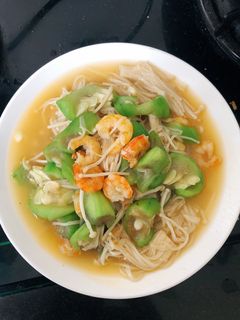 Hình của món Tôm xào mướp & nấm kim châm.