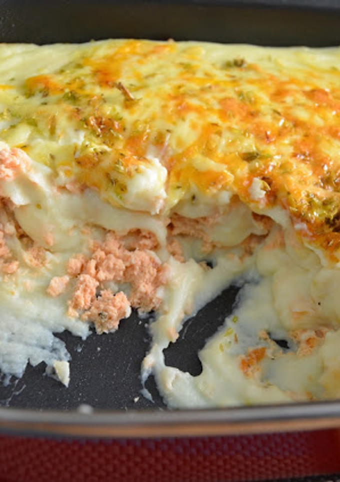 Una foto de Pastel de puré de patatas y salmón