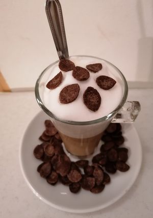 Tejeskávé csokis gabonapehellyel recept fotója