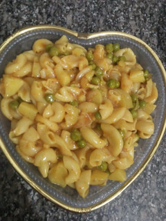 A picture of Macaroni.