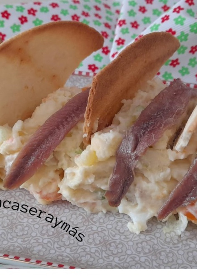 Una foto de Ensaladilla con aceite de anchoas