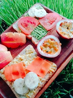 รูปของ 🍅🍎🥑🥚🥪ขนมปังหน้าไข่คน หน้าอะโวคาโด🥪🥚🥑🍅🍎