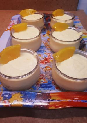 Una foto de Mousses de melocotón en almíbar