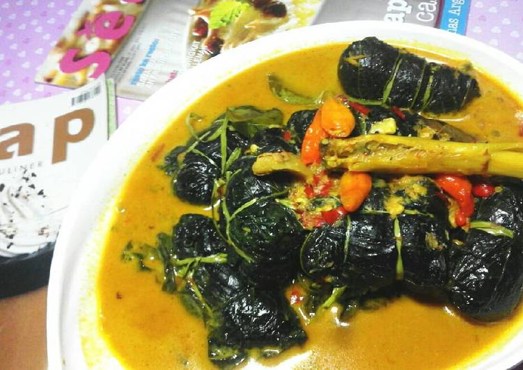 Langkah Mudah untuk Masak 🍁Buntil Daun Singkong🍁 yang Enak