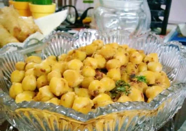 Simple Way to Make Super Quick Homemade Bhuni hoi choly ki chaat