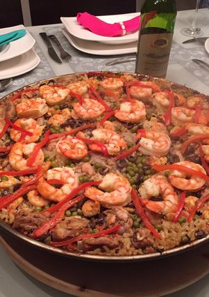 Una foto de Paella Mar y Tierra