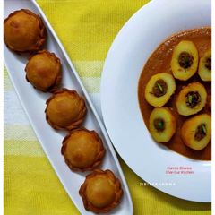 A picture of Louki aur Dahi ke Kachori (Bottle Gourd & Curd Kachori).