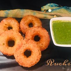 A picture of Sabudana wada.
