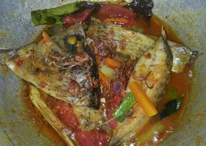 Bagaimana Membuat Ikan Gurame Bumbu kuning versi saya, Enak