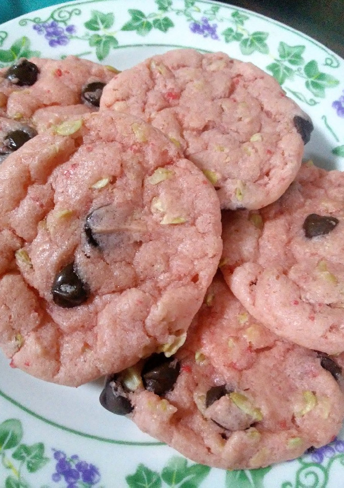 Una foto de 🌺Galletas de fresa con avena y chispas de chocolate🌺