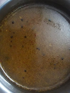 தக்காளி ரசம்(tomato rasam recipe in tamil) செய்முறை முக்கிய புகைப்படம்