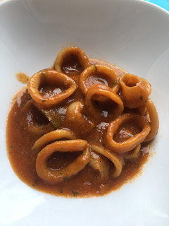 Una foto de Pota o calamares en salsa