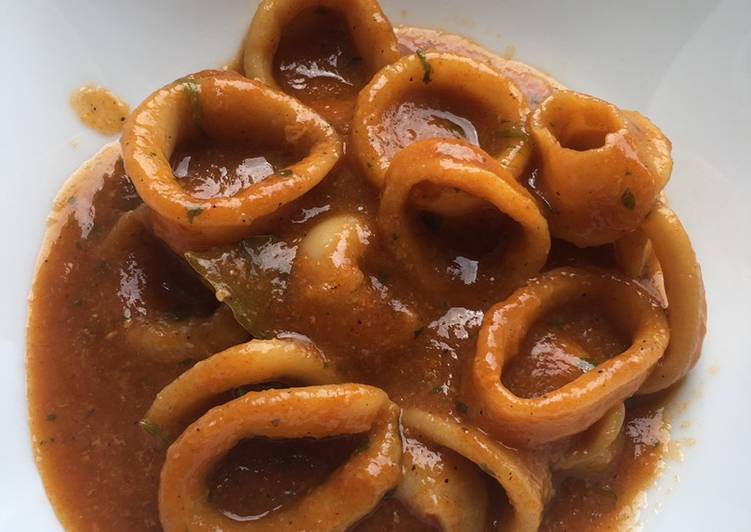 Pota o calamares en salsa