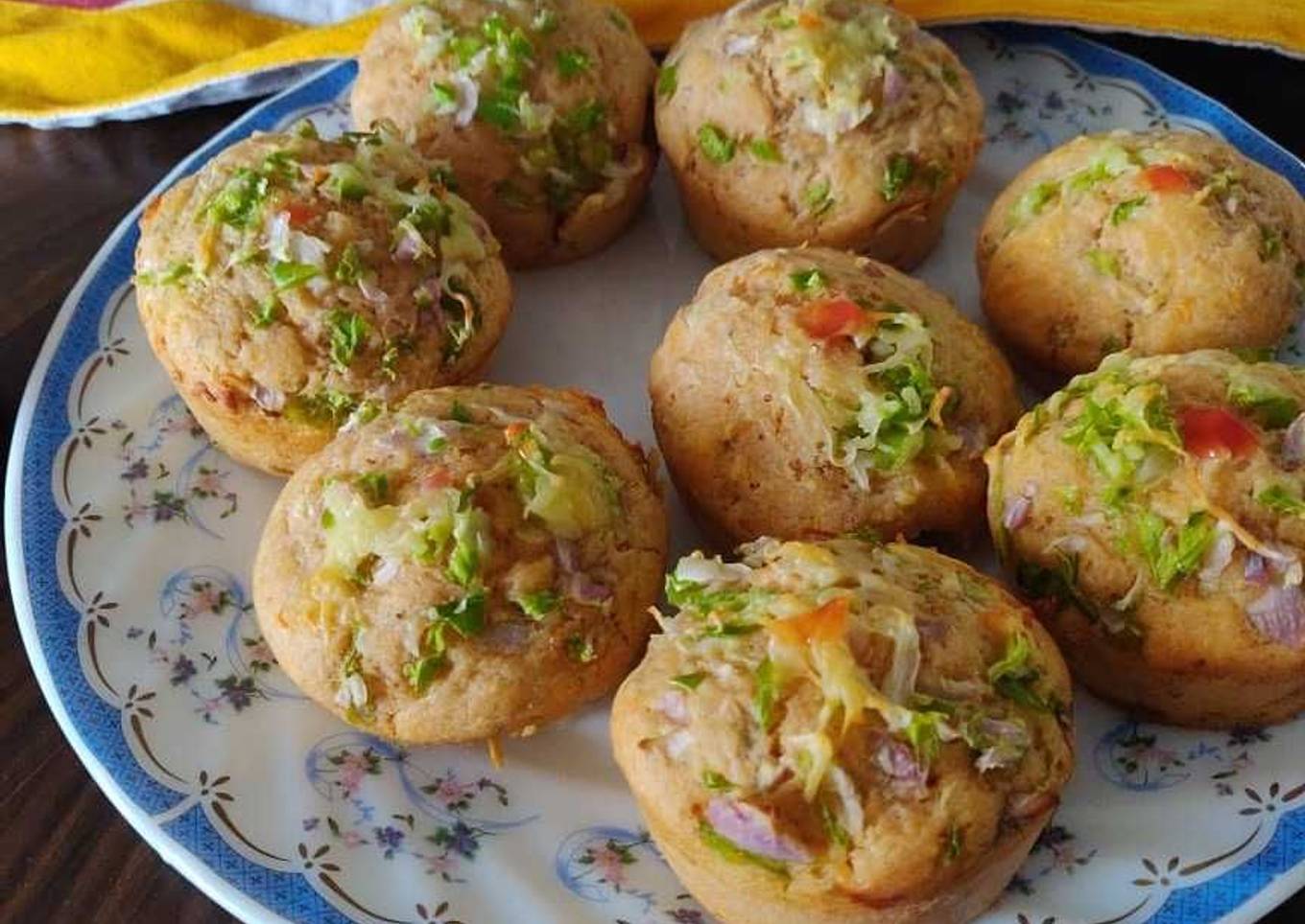 Whole wheat pizza muffins