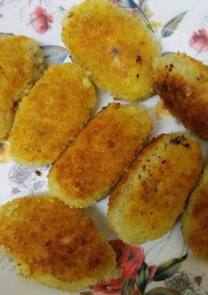 A picture of Potato cheese balls.