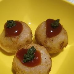 Chatpata rava balls A picture of Chatpata rava balls.