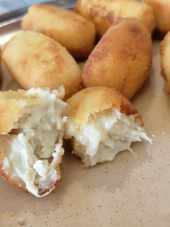 Una foto de 238. Croquetas de pollo asado / Thermomix