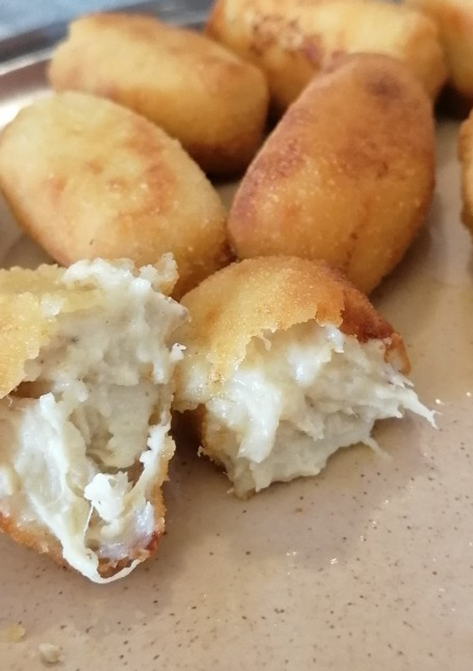 Una foto de 238. Croquetas de pollo asado / Thermomix