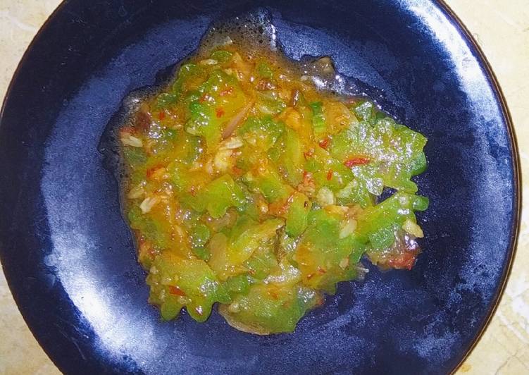 Resep: saat makan malamPare Tumis Saos Tiram