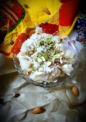 રવા શીરો(Rava shirt recipe in Gujarati) રેસીપી મુખ્ય ફોટો