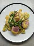 Filetto di maiale con purea di sedano rapa e mela verde e salsa alla senape