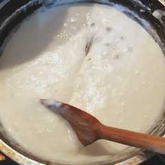 A picture of Salsa blanca o bechamel sin manteca, ideal para croquetas.