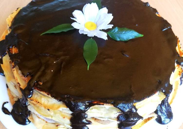 Diós-gesztenyés palacsintatorta, rumos csokiöntettel..🌰🍫