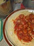 Spaghetti con salsa de salchicha criolla