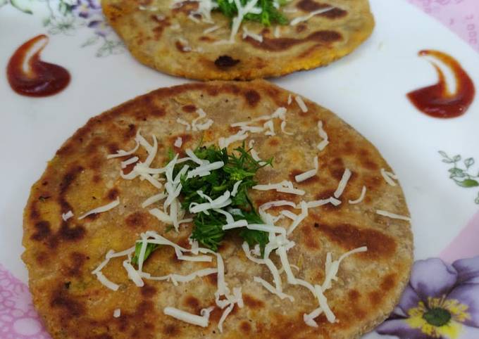 Garlic paneer paratha