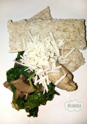 Foto resep Roti Gandum + Saute Bayam Ayam Jamur (mpasi/BLW Mada)