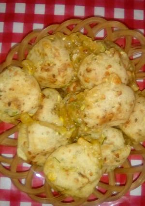 Una foto de Pancitos de zapallitos, queso y polenta!!