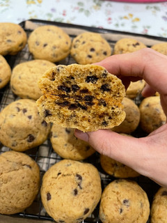 Foto resep Chewy and soft chocochips cookies ala Tintinrayner