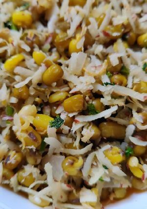A picture of Moong sprouts.