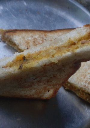 आलू सैंडविच (aloo sandwich recipe in Hindi) रेसिपी मुख्य फोटो