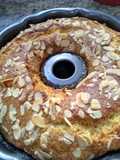 Bolo de laranja, damasco e amêndoas