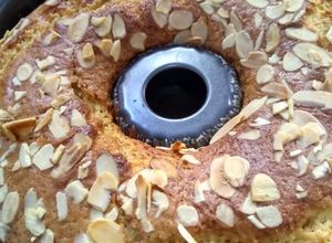 Foto de Bolo de laranja, damasco e amêndoas